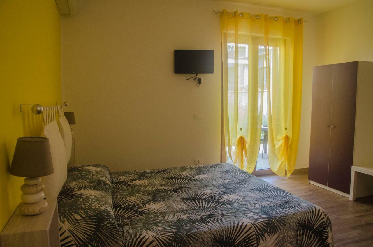 Baia Benessere B&B Eco Vegan ซานตาเซเวรา ภายนอก รูปภาพ